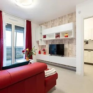 Fiera Flat With Garage Milan